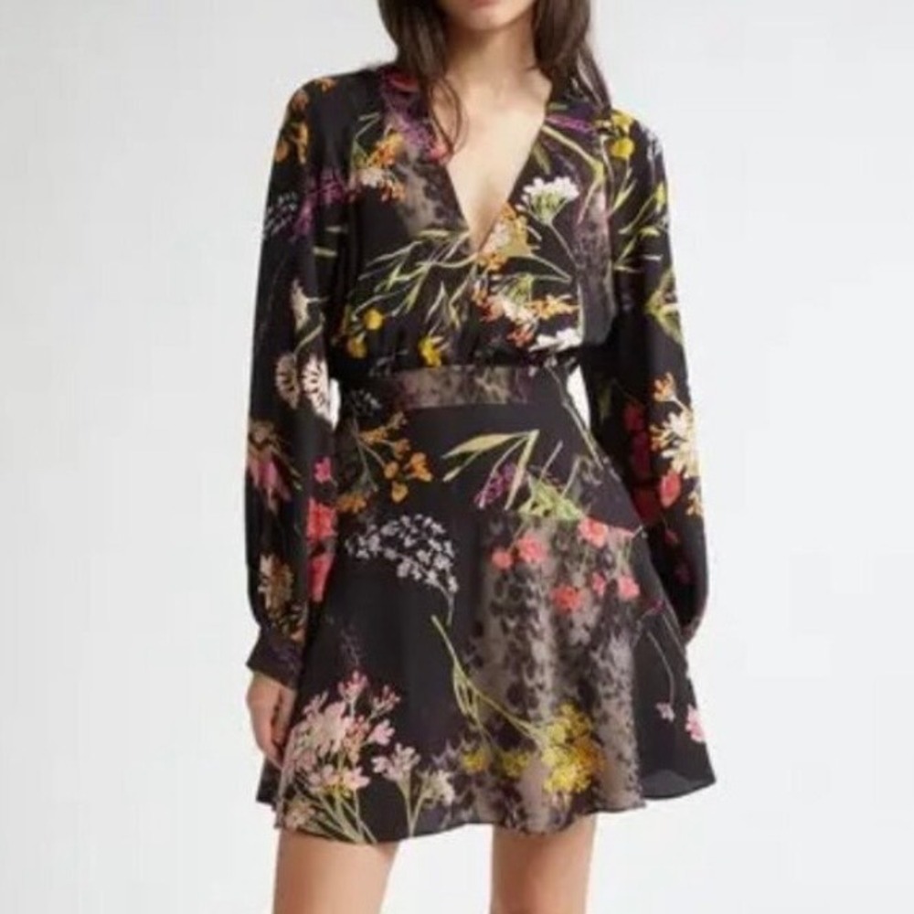 Reiss Keira Black Multicolor Floral
Long Sleeve V-Neck Chiffon Mini
Dress Size 4